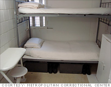 madoff_jail_cell.03[1].jpg